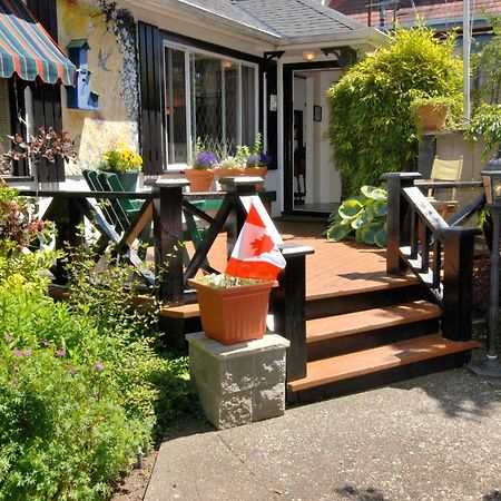 Heathergate Cottage And Suites Виктория Екстериор снимка