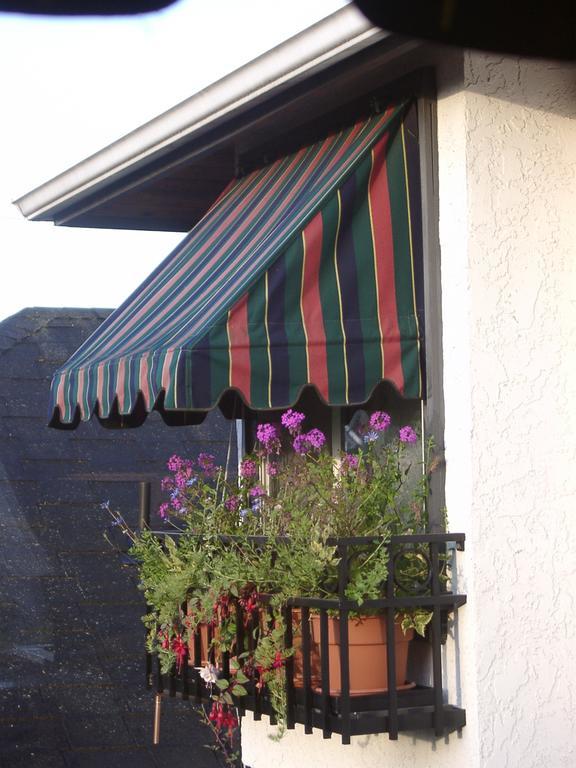 Heathergate Cottage And Suites Виктория Екстериор снимка